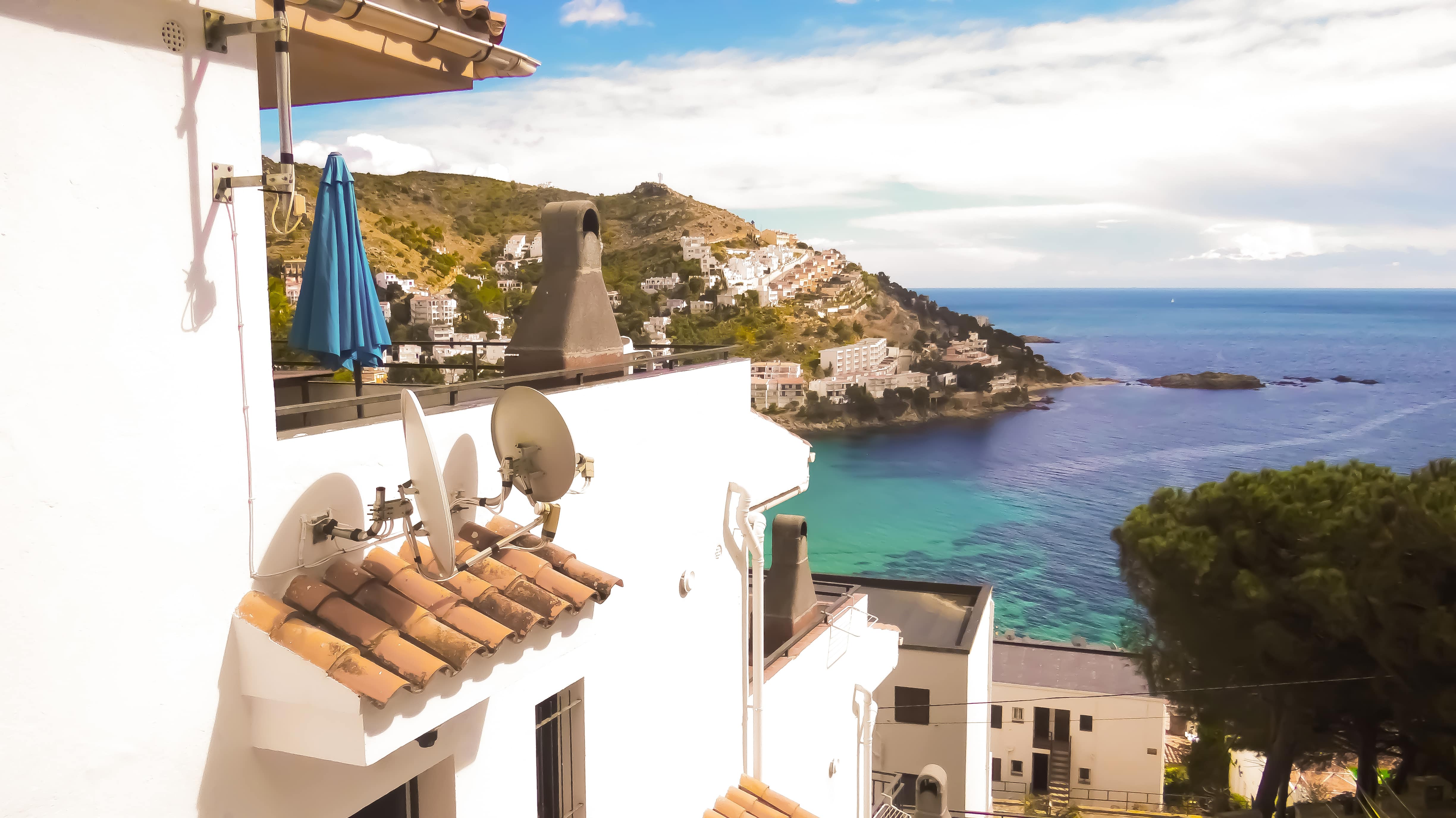 Starting Point: CASDANNA Apartments, Cala Canyelles Petites, Roses