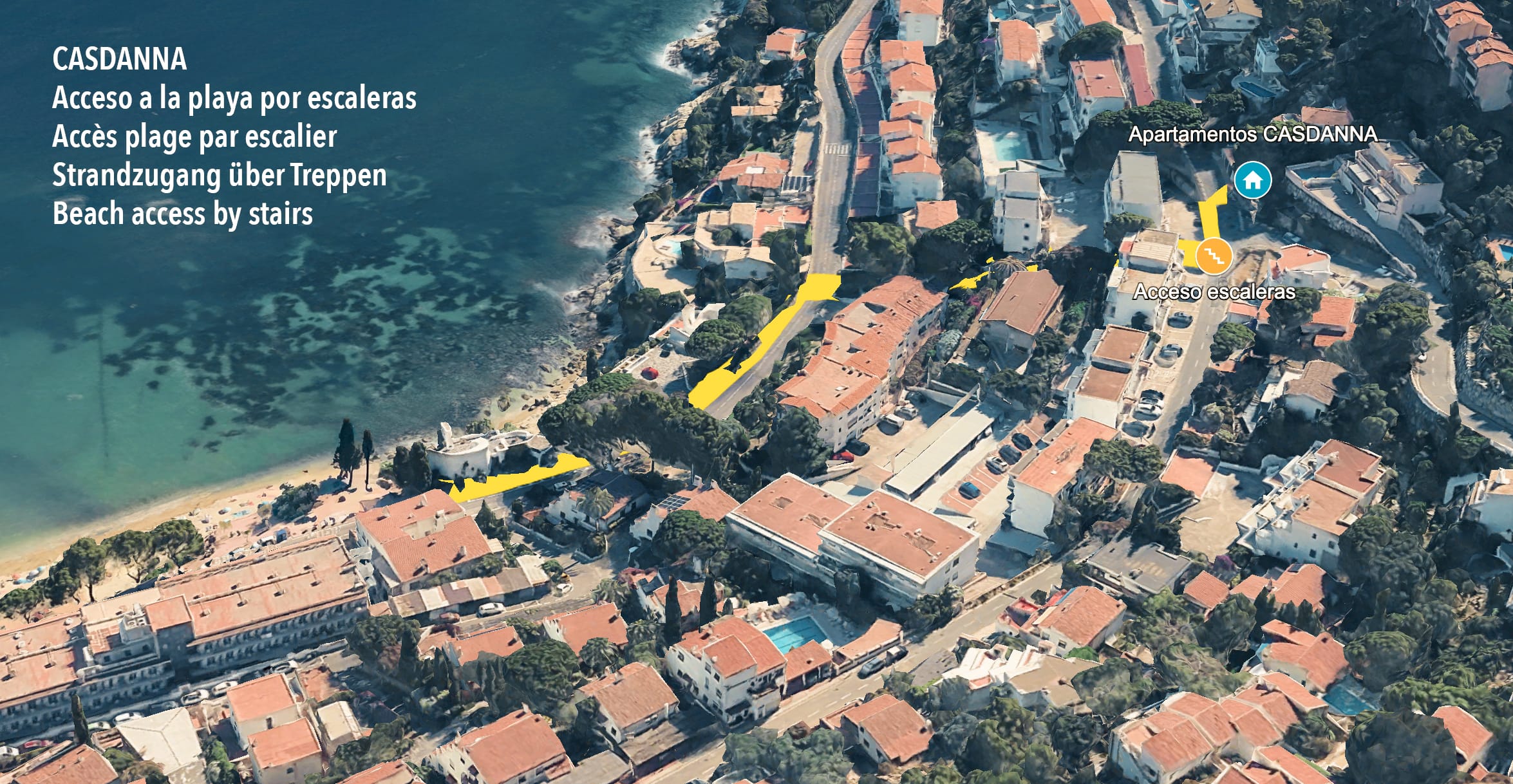 Zugang über Treppen zum Strand