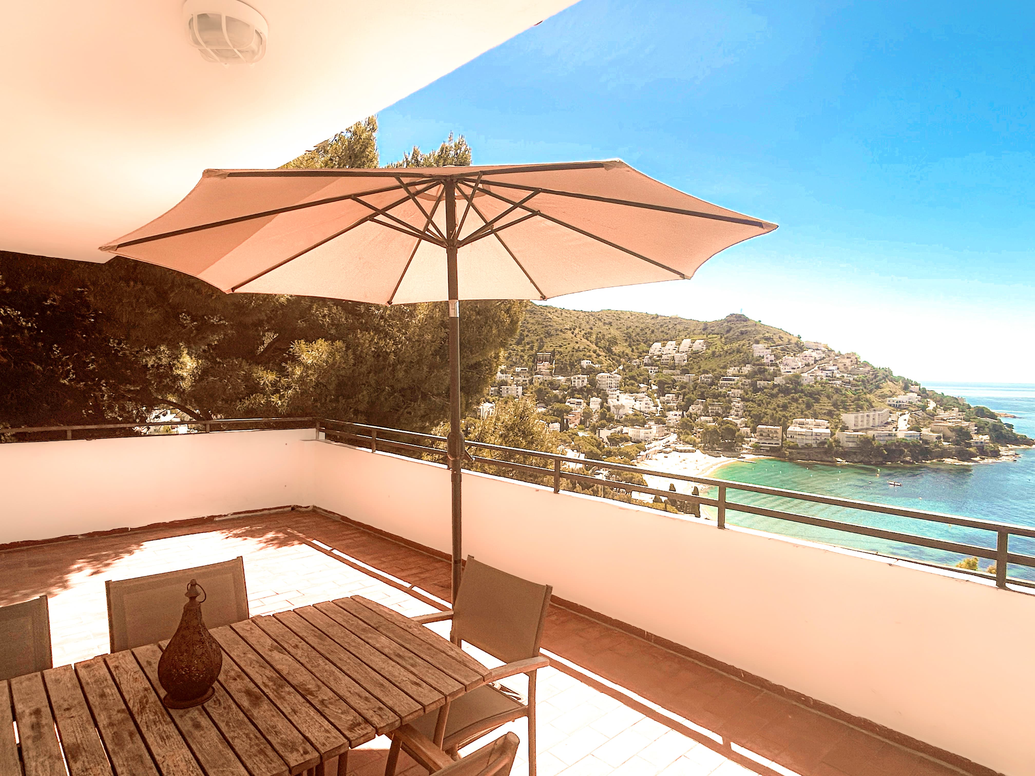 Sea-view terrace at Casdanna 2 in Canyelles Petites