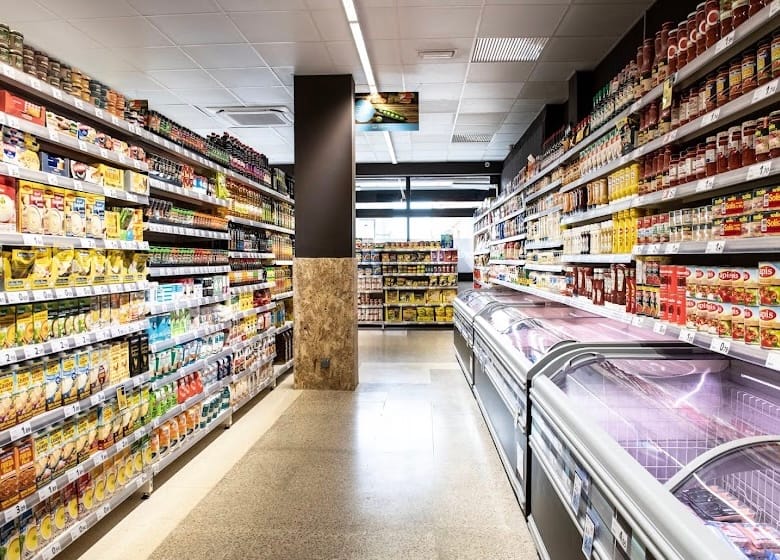 Caprabo Roses pasillos sección de alimentación