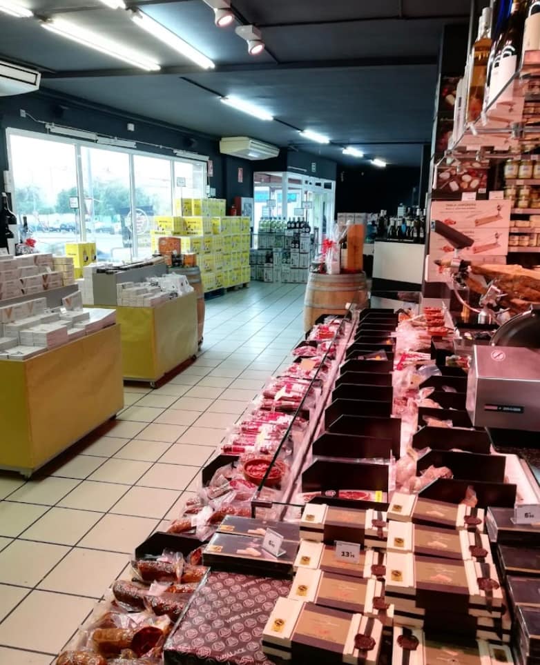 Embutidos de la tienda Wine Palace en Roses - Girona