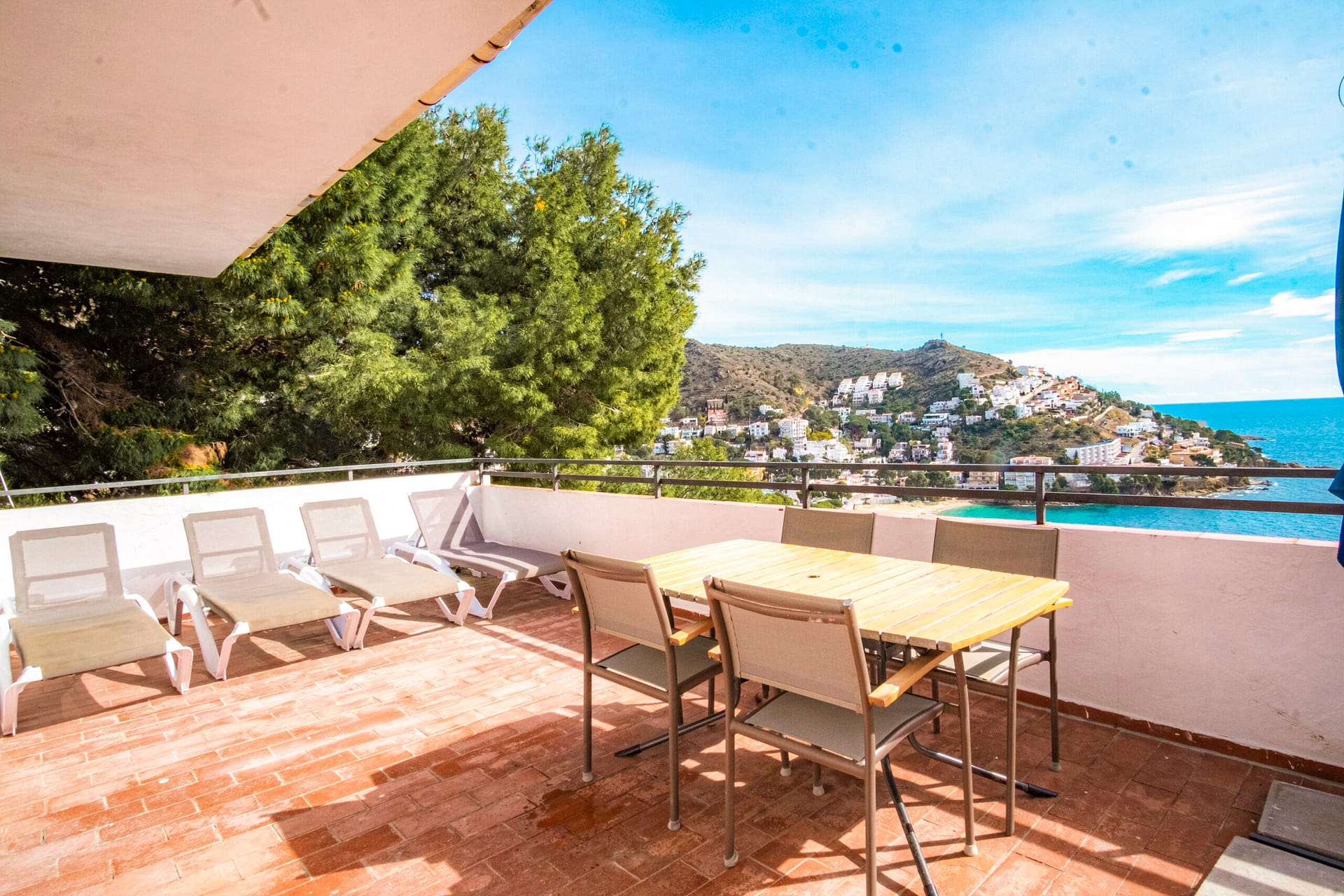 Casdanna Roses Apartments